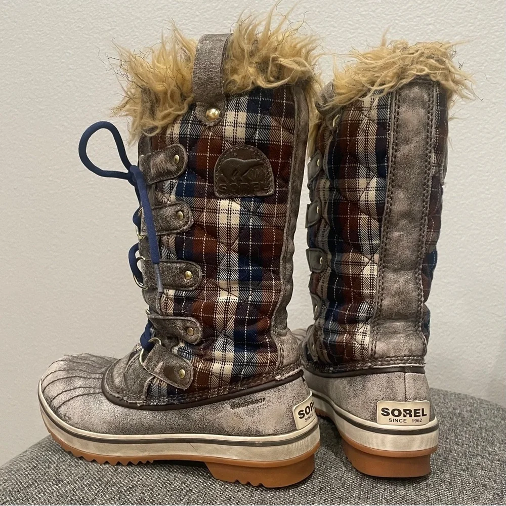 Women’s Sorel Tofino waterproof winter boots distresed quilted blue brown plaid